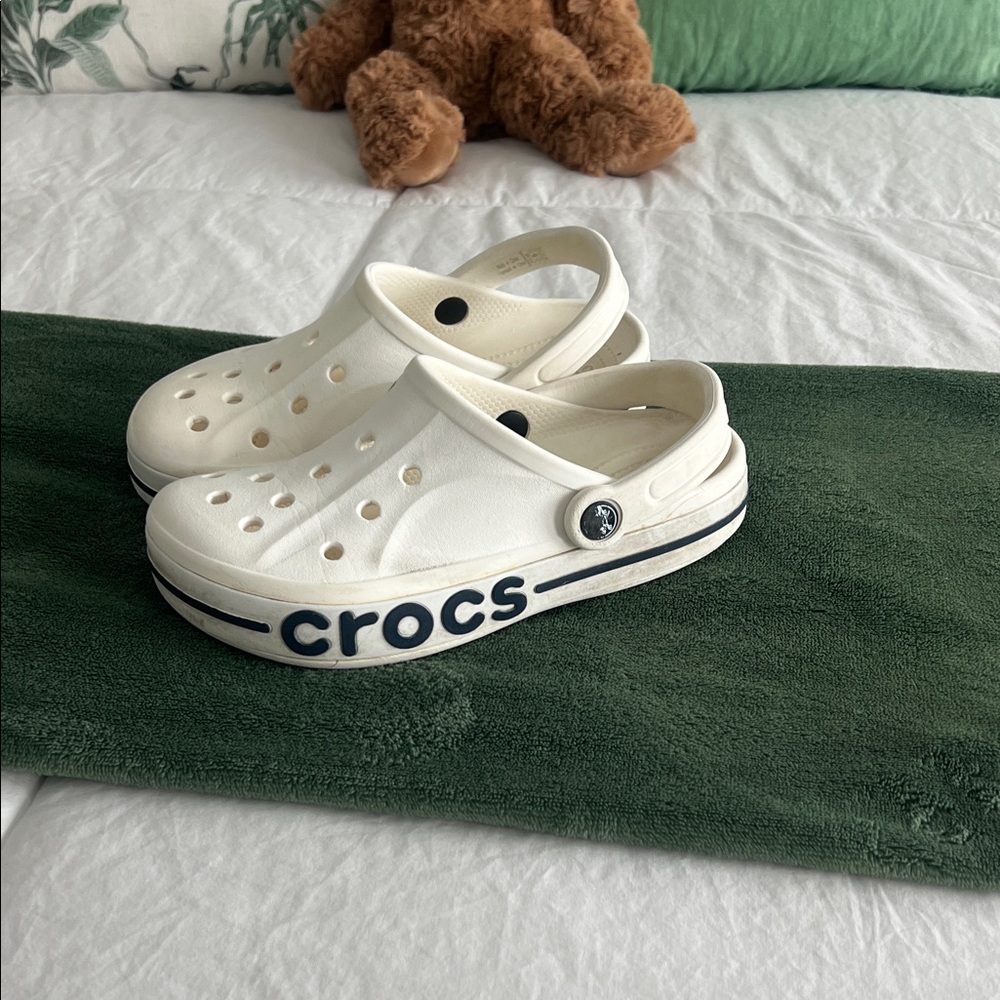 CROCS Kids Classic Clog - Cream with Black Accents - Picture 5 of 6